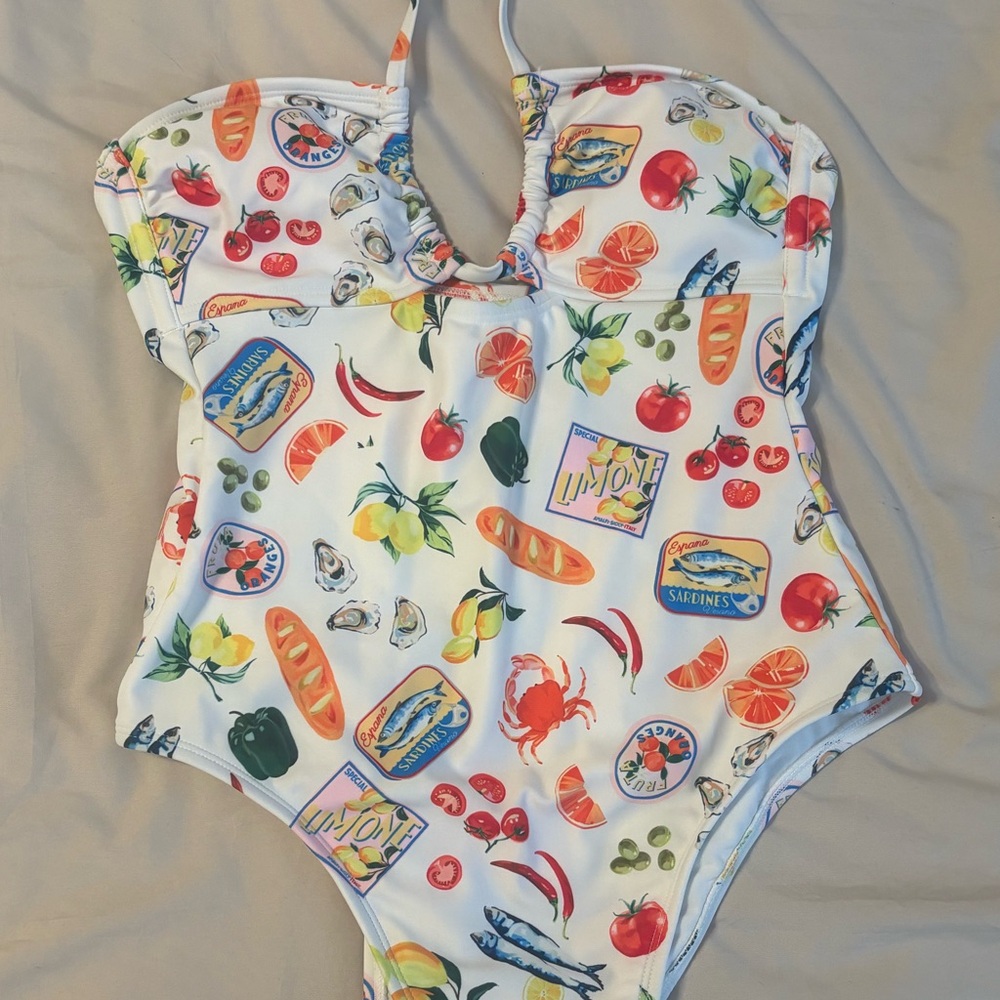 No Boundaries Italian Summer Sardine Print One Piece Swimsuit Size 4/6 - Picture 2 of 7